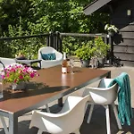Nice Home In Ovezande With Wifi