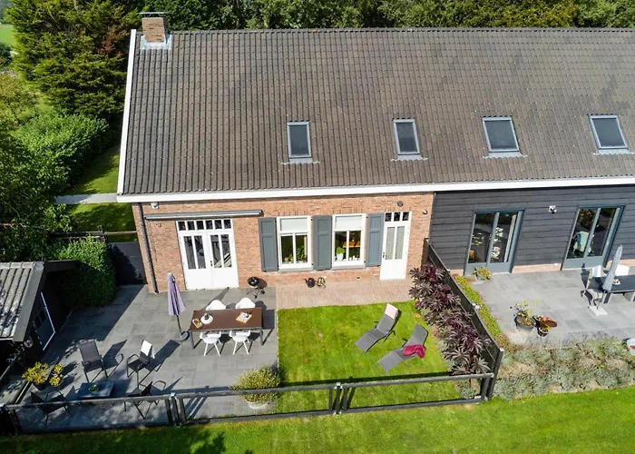 Nice Home In Ovezande With Wifi